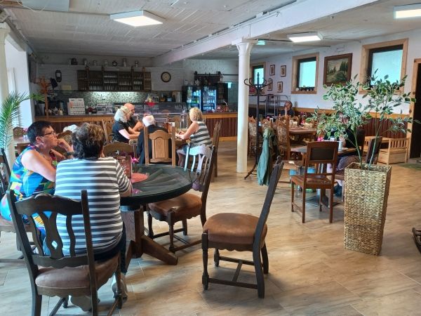 Hof Cafe in den Wiesen