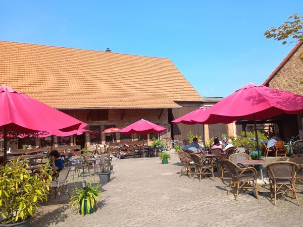 Hof Cafe in den Wiesen